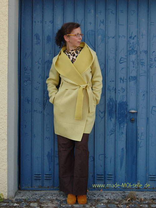 Mantel Frau Lori aus Scuba in gelb