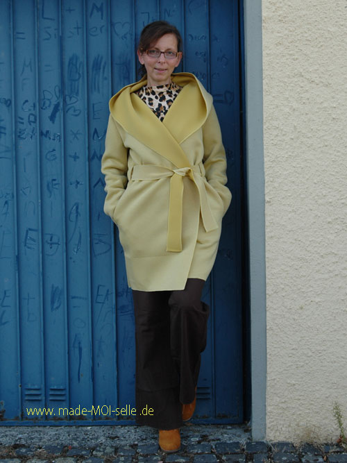 Mantel Frau Lori aus Scuba in gelb